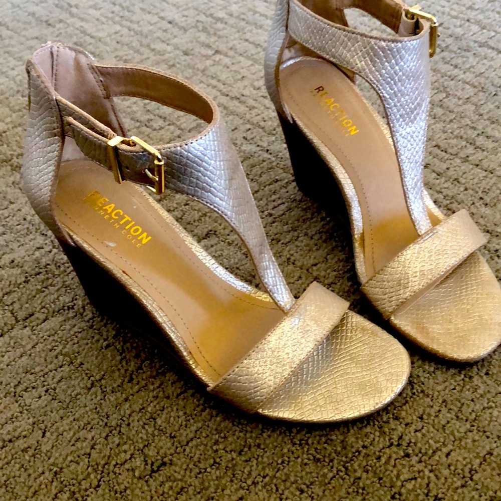 Reaction Gold Wedges